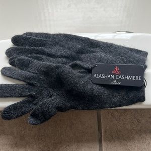 Never worn cashmere gloves!